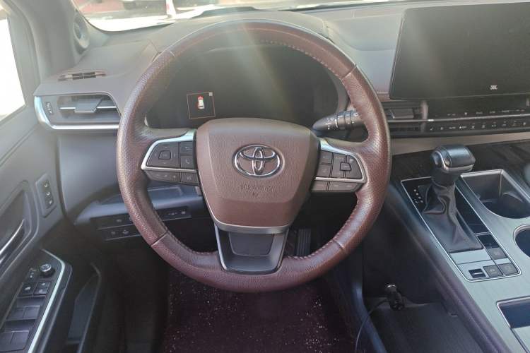 Used Toyota Granvia 2023 2.5L Hybrid Flagship VIP Edition Steering Wheel
