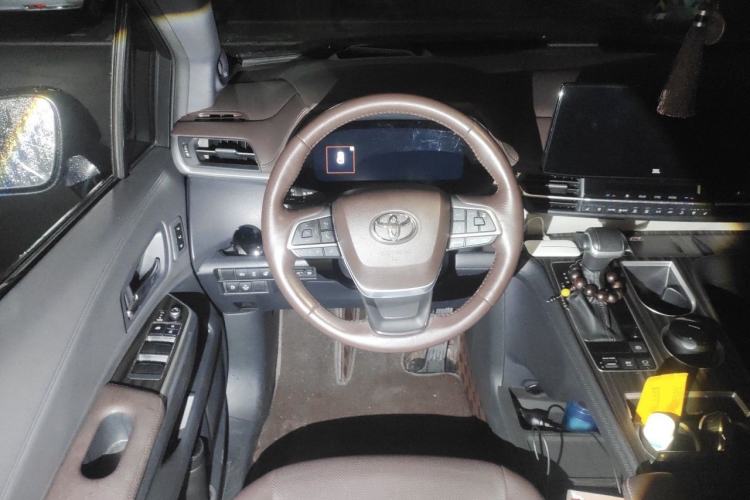 Used Toyota Granvia 2023 2.5L Hybrid Flagship VIP Edition Steering Wheel