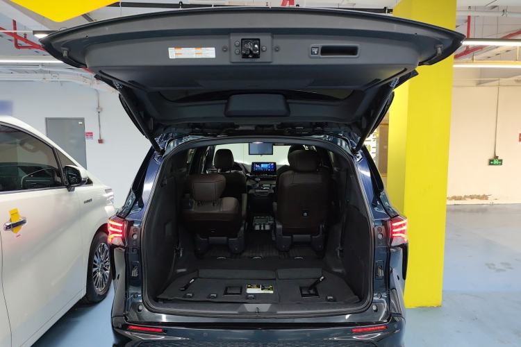 Used Toyota Granvia 2023 2.5L Hybrid Flagship VIP Edition Trunk