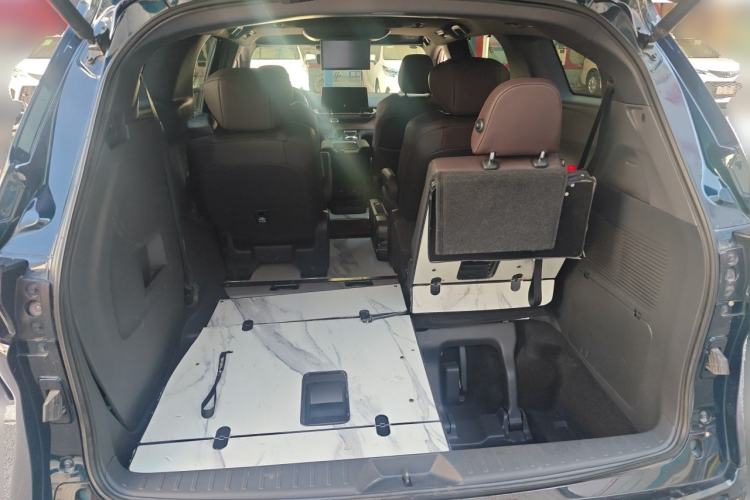 Used Toyota Granvia 2023 2.5L Hybrid Flagship VIP Edition Trunk