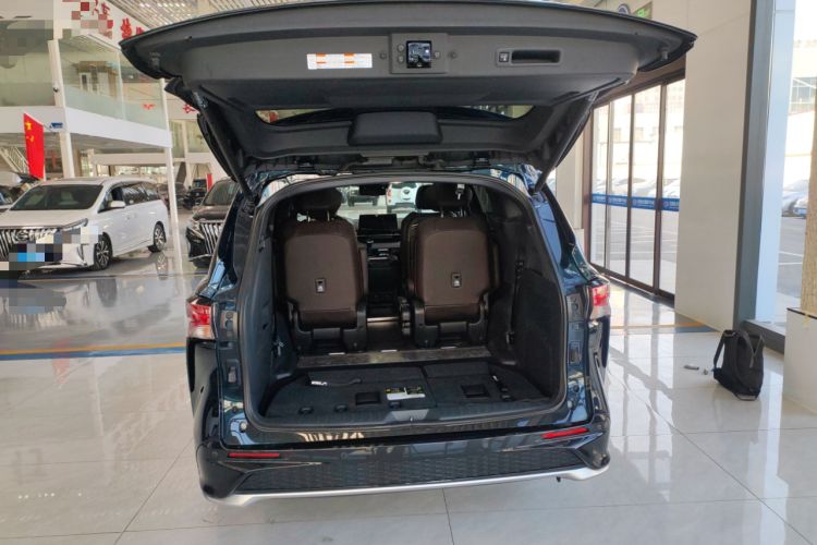 Used Toyota Granvia 2023 2.5L Hybrid Flagship VIP Edition Trunk