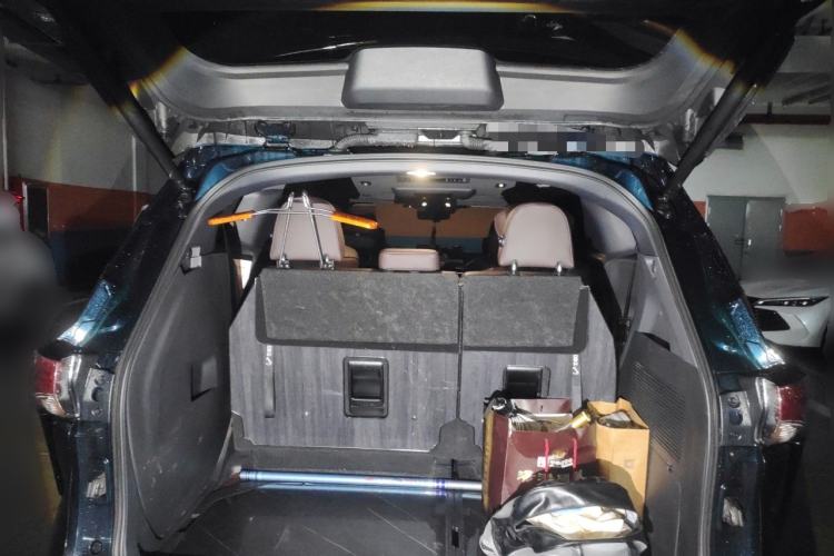 Used Toyota Granvia 2023 2.5L Hybrid Flagship VIP Edition Trunk