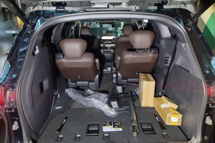 Used Toyota Granvia 2023 2.5L Hybrid Flagship VIP Edition Trunk