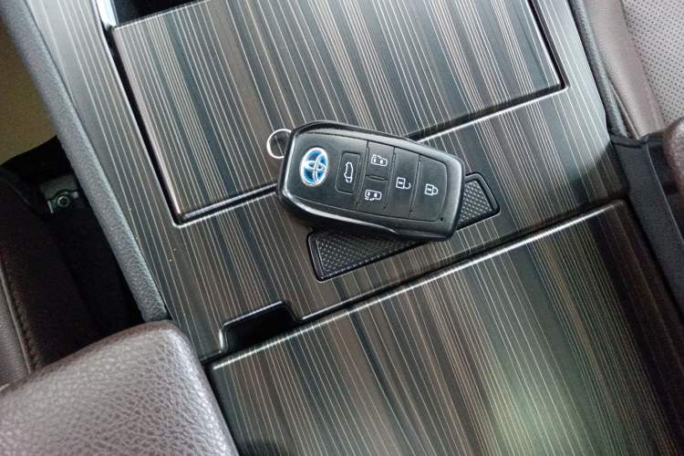 Used Toyota Granvia 2023 2.5L Hybrid Flagship VIP Edition Vehicle Key