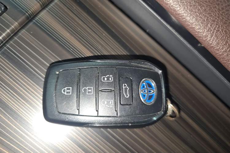 Used Toyota Granvia 2023 2.5L Hybrid Flagship VIP Edition Vehicle Key