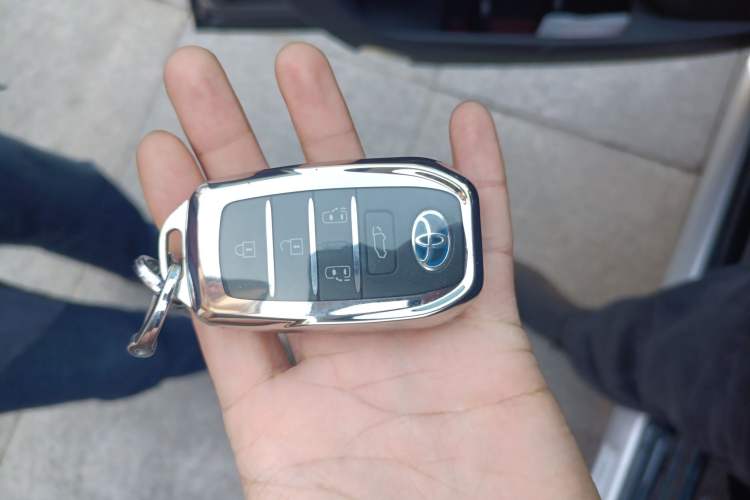 Used Toyota Granvia 2023 2.5L Hybrid Flagship VIP Edition Vehicle Key