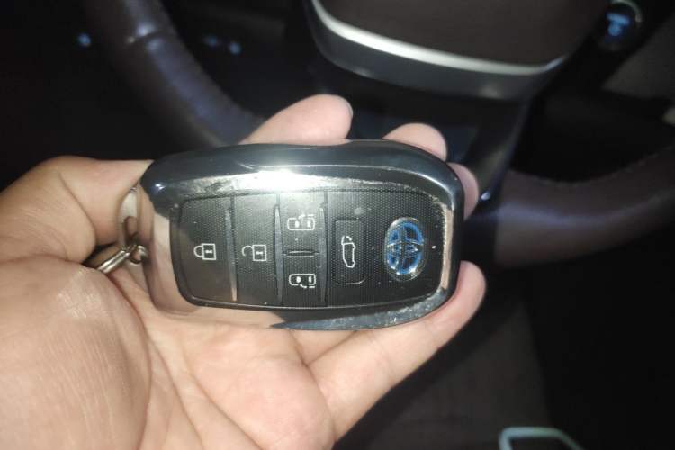 Used Toyota Granvia 2023 2.5L Hybrid Flagship VIP Edition Vehicle Key