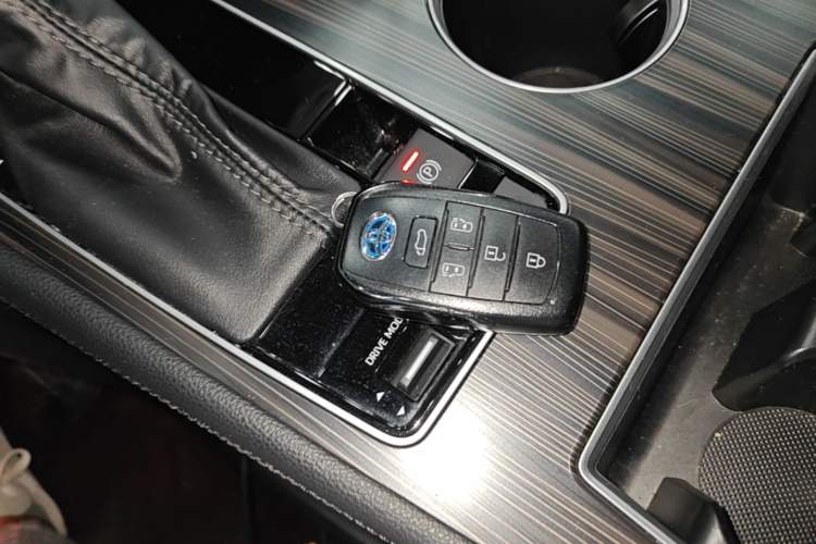 Used Toyota Granvia 2023 2.5L Hybrid Flagship VIP Edition Vehicle Key