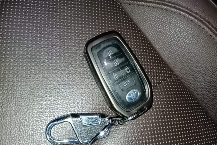 Used Toyota Granvia 2023 2.5L Hybrid Flagship VIP Edition Vehicle Key
