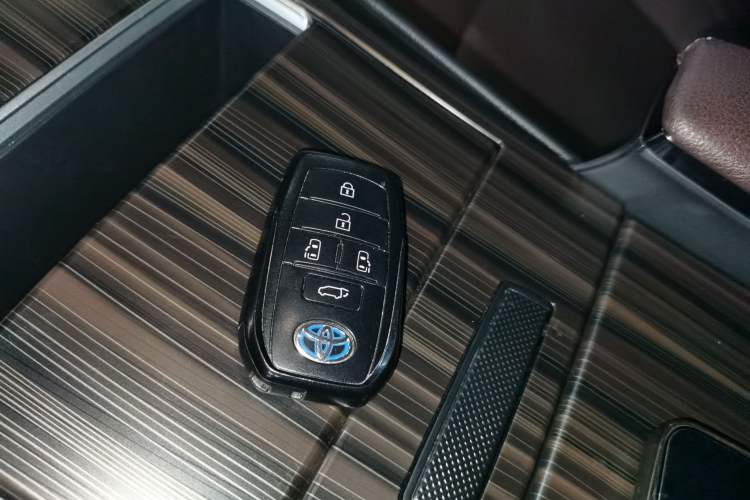 Used Toyota Granvia 2023 2.5L Hybrid Flagship VIP Edition Vehicle Key