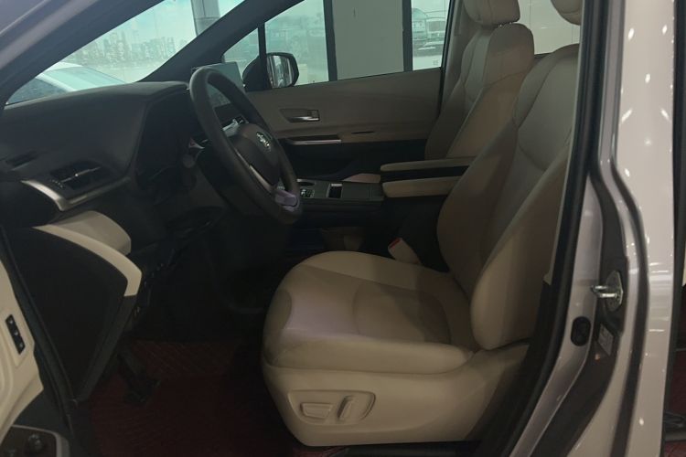 Used Toyota Granvia 2023 2.5L Hybrid Prestige PLUS Edition Left Front Seat