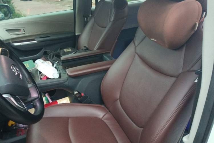 Used Toyota Granvia 2023 2.5L Hybrid Luxury Edition Left Front Seat