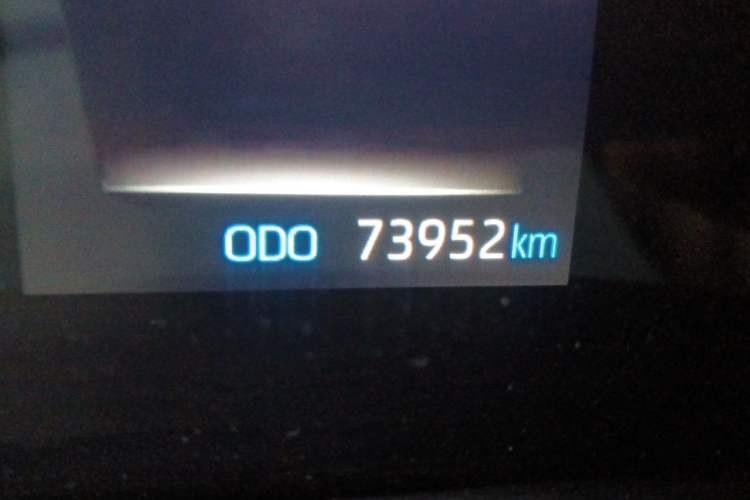 Used Toyota Granvia 2023 2.5L Hybrid Luxury Edition Odometer Close Up