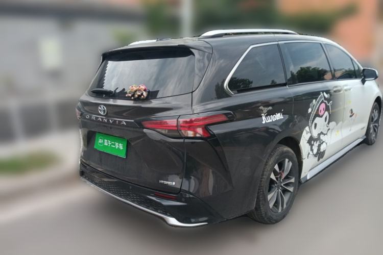 Used Toyota Granvia 2023 2.5L Hybrid Luxury Edition Rear Right 45 Deg