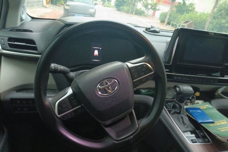 Used Toyota Granvia 2023 2.5L Hybrid Luxury Edition Steering Wheel