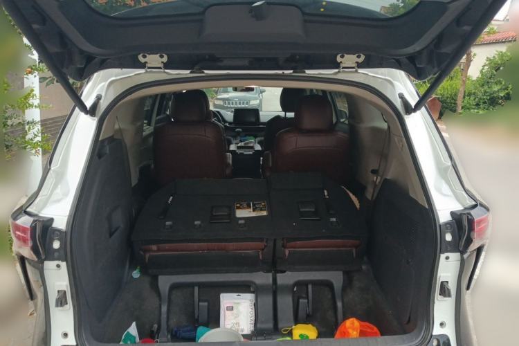 Used Toyota Granvia 2023 2.5L Hybrid Luxury Edition Trunk