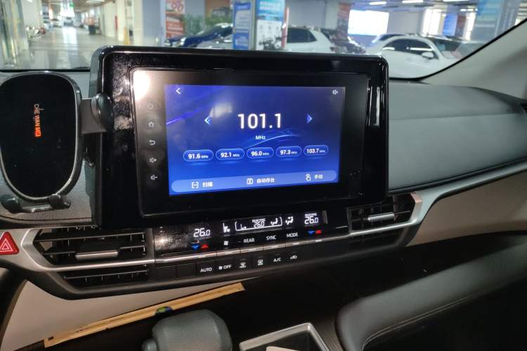 Used Toyota Granvia 2023 2.5L Hybrid Comfort Edition Audio And AC Panel