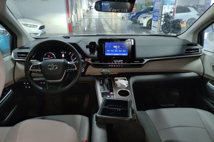 Used Toyota Granvia 2023 2.5L Hybrid Comfort Edition Center Console