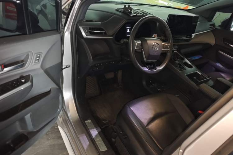 Used Toyota Granvia 2023 2.5L Hybrid Prestige VIP Edition Driver Seat