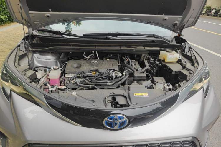 Used Toyota Granvia 2023 2.5L Hybrid Flagship VIP Edition Engine Bay