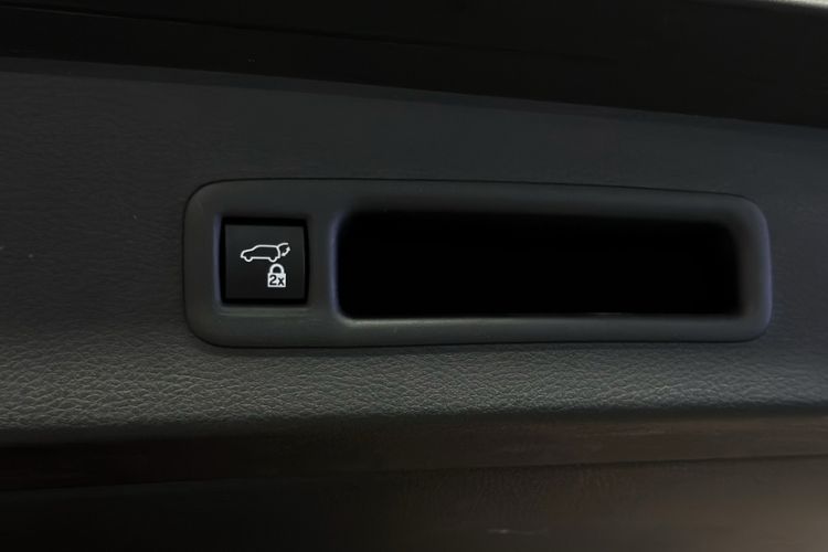 Used Toyota Granvia 2023 2.5L Hybrid Prestige VIP Edition Exterior 1