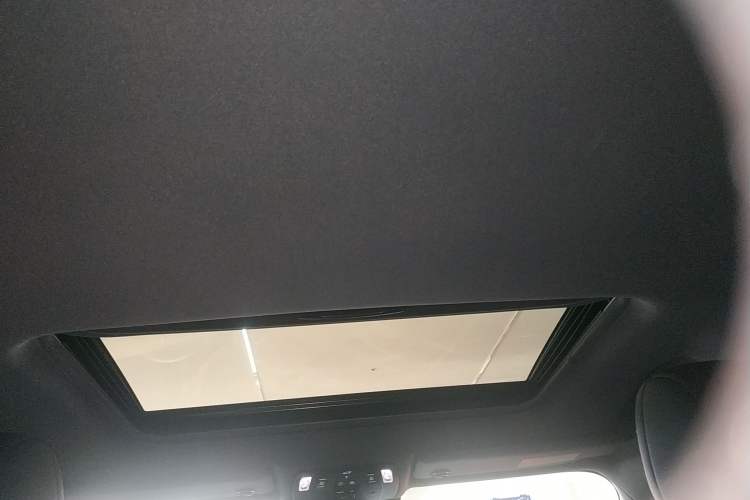 Used Toyota Granvia 2023 2.5L Hybrid Prestige VIP Edition Headliner