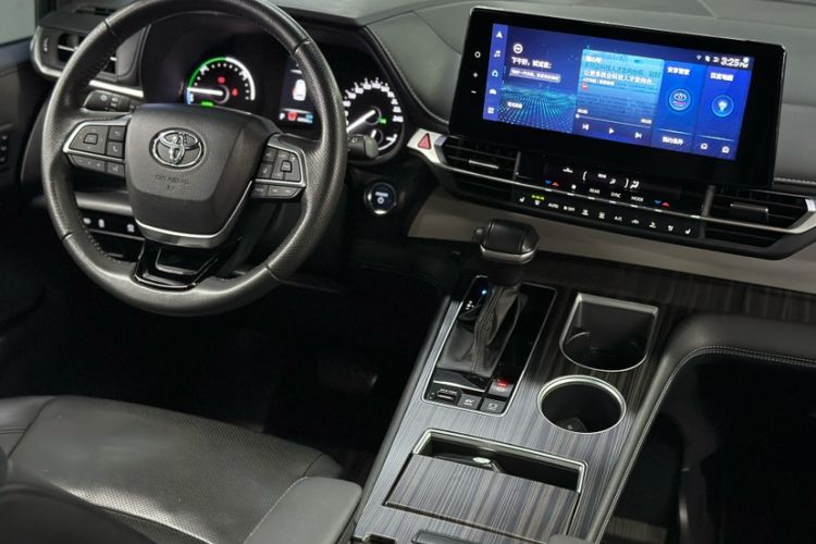 Used Toyota Granvia 2023 2.5L Hybrid Prestige VIP Edition Interior 1