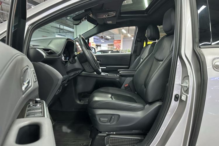 Used Toyota Granvia 2023 2.5L Hybrid Prestige VIP Edition Interior 3