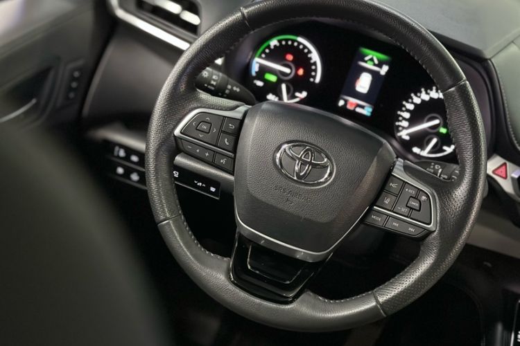 Used Toyota Granvia 2023 2.5L Hybrid Prestige VIP Edition Interior 7