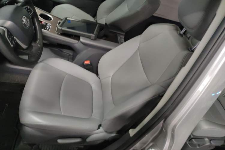 Used Toyota Granvia 2023 2.5L Hybrid Comfort Edition Left Front Seat
