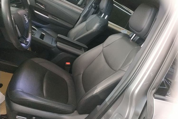 Used Toyota Granvia 2023 2.5L Hybrid Prestige VIP Edition Left Front Seat