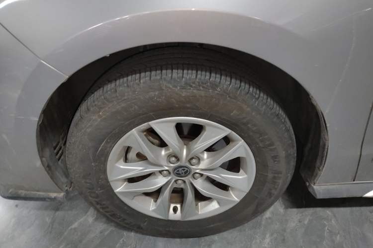 Used Toyota Granvia 2023 2.5L Hybrid Comfort Edition Left Front Wheel Hub