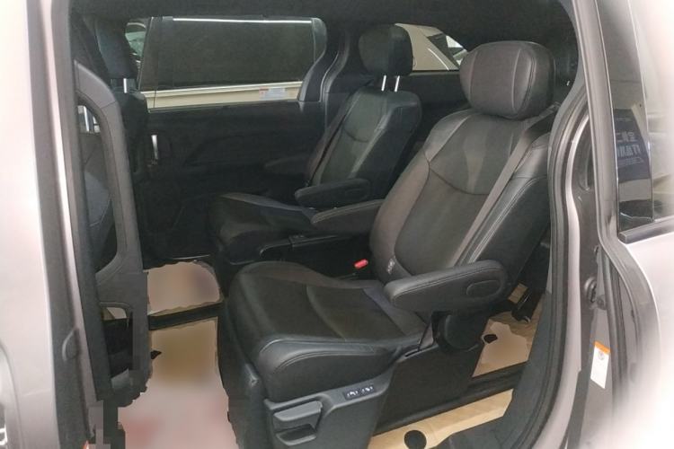 Used Toyota Granvia 2023 2.5L Hybrid Prestige VIP Edition Left Rear Seat