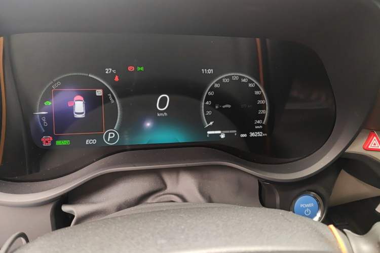 Used Toyota Granvia 2023 2.5L Hybrid Flagship VIP Edition Odometer Close Up