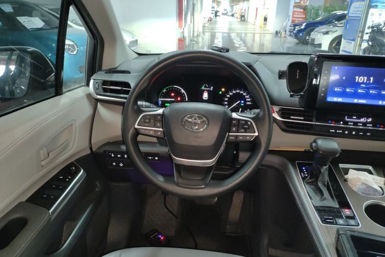 Used Toyota Granvia 2023 2.5L Hybrid Comfort Edition Steering Wheel