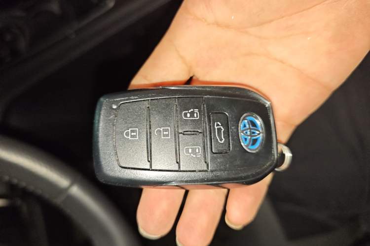 Used Toyota Granvia 2023 2.5L Hybrid Prestige VIP Edition Vehicle Key