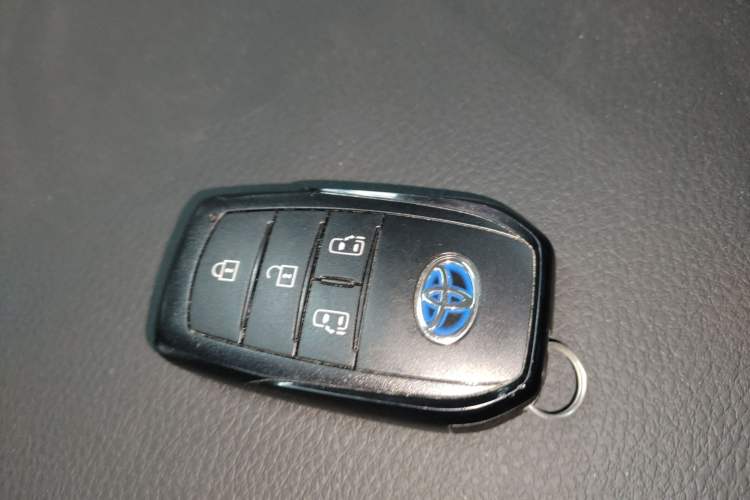 Used Toyota Granvia 2023 2.5L Hybrid Comfort Edition Vehicle Key
