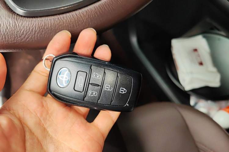 Used Toyota Granvia 2023 2.5L Hybrid Flagship VIP Edition Vehicle Key