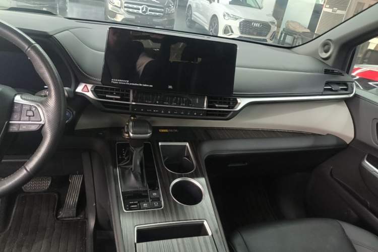 Used Toyota Granvia 2023 2.5L Hybrid Flagship VIP Edition Audio And AC Panel