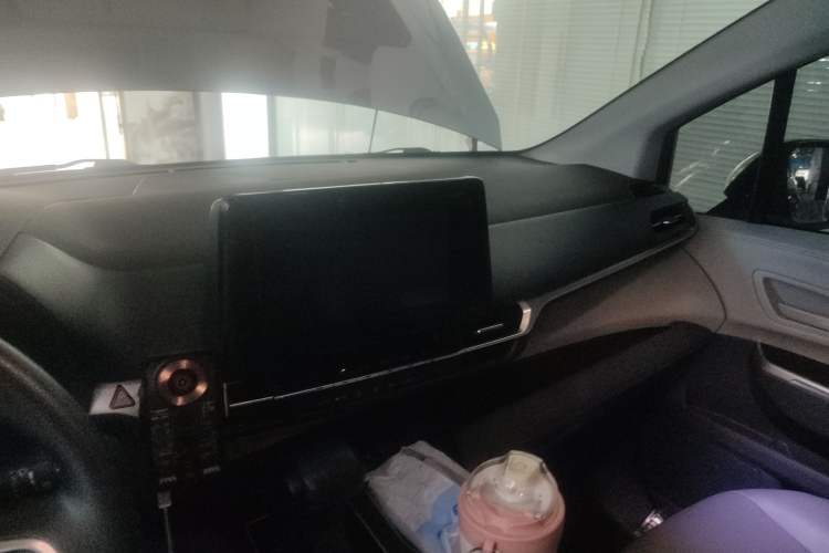 Used Toyota Granvia 2023 2.5L Hybrid Comfort Edition Center Console