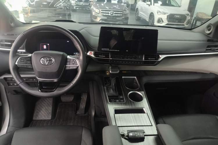 Used Toyota Granvia 2023 2.5L Hybrid Flagship VIP Edition Center Console
