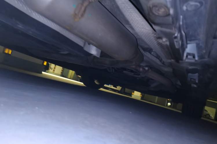Used Toyota Granvia 2023 2.5L Hybrid Prestige PLUS Edition Chassis Rear Right