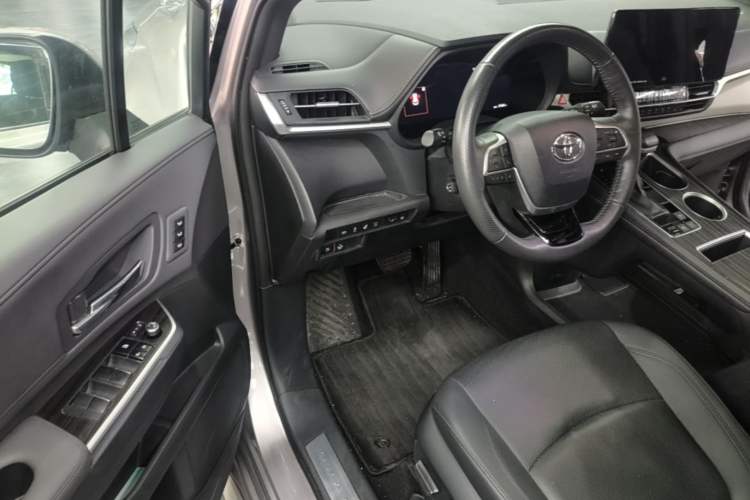 Used Toyota Granvia 2023 2.5L Hybrid Flagship VIP Edition Driver Seat