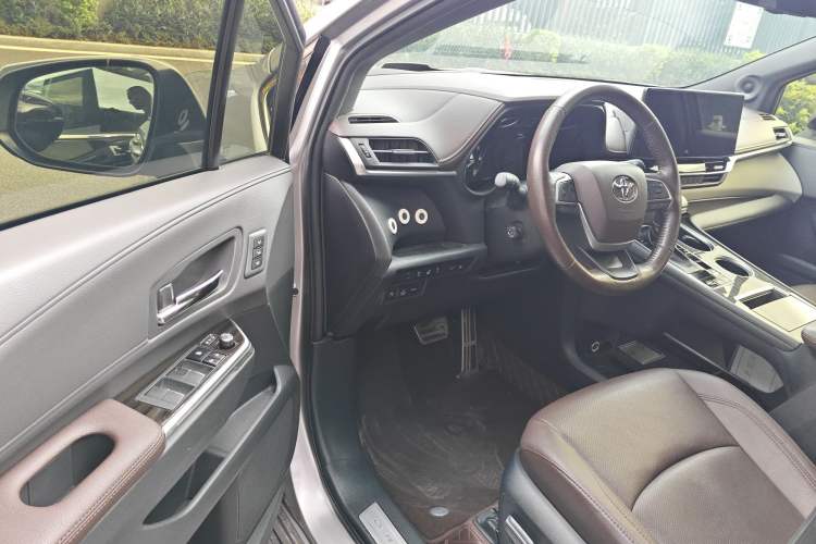 Used Toyota Granvia 2023 2.5L Hybrid Flagship VIP Edition Driver Seat