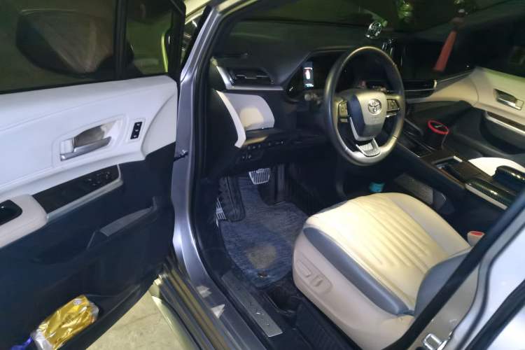 Used Toyota Granvia 2023 2.5L Hybrid Prestige PLUS Edition Driver Seat