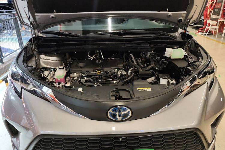 Used Toyota Granvia 2023 2.5L Hybrid Comfort Edition Engine Bay