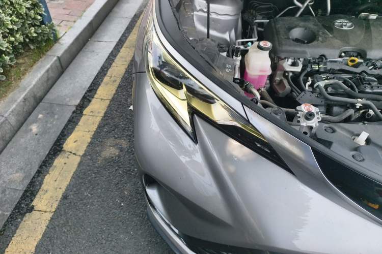Used Toyota Granvia 2023 2.5L Hybrid Flagship VIP Edition Engine Bay Right
