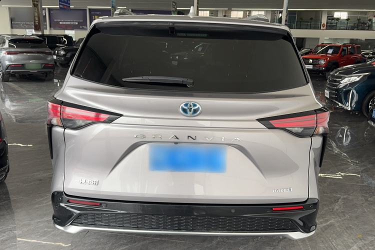Used Toyota Granvia 2023 2.5L Hybrid Prestige VIP Edition Exterior 4