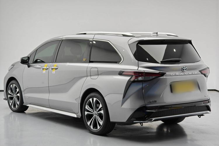 Used Toyota Granvia 2023 2.5L Hybrid Flagship VIP Edition Exterior 4
