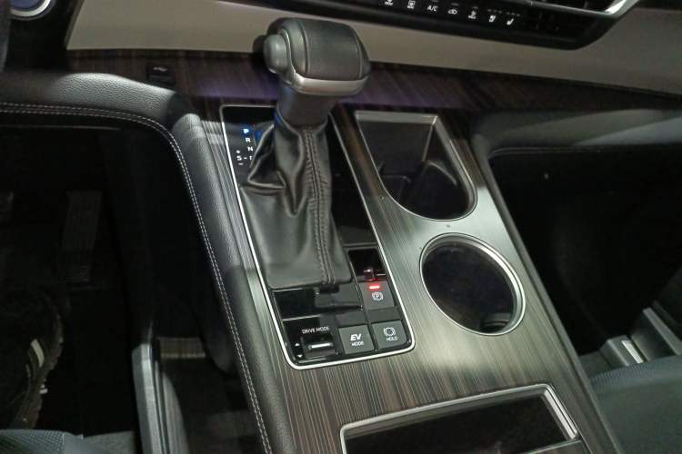 Used Toyota Granvia 2023 2.5L Hybrid Prestige VIP Edition Gear Lever